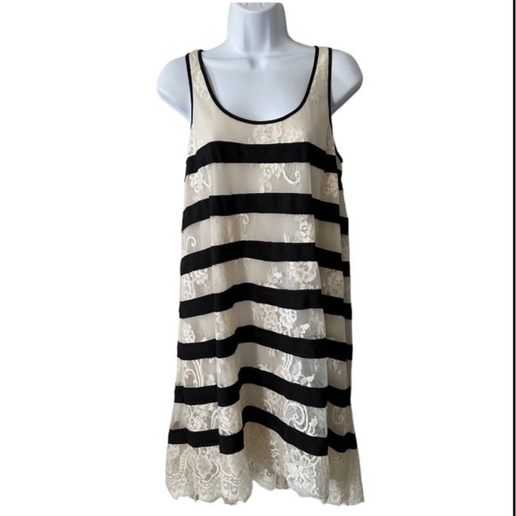 BCBG MAXAZRIA Augustin Antique White Black Striped Lace Trapeze Dress-Size Small - Picture 1 of 10
